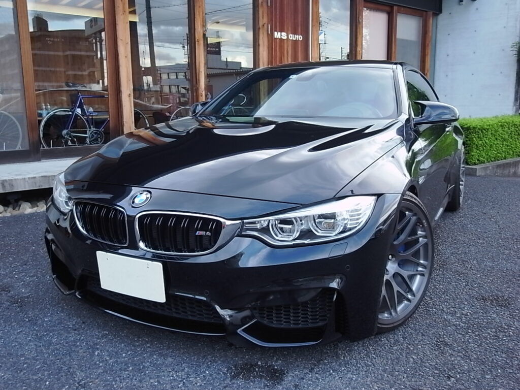BMW M4クーペ 3.0