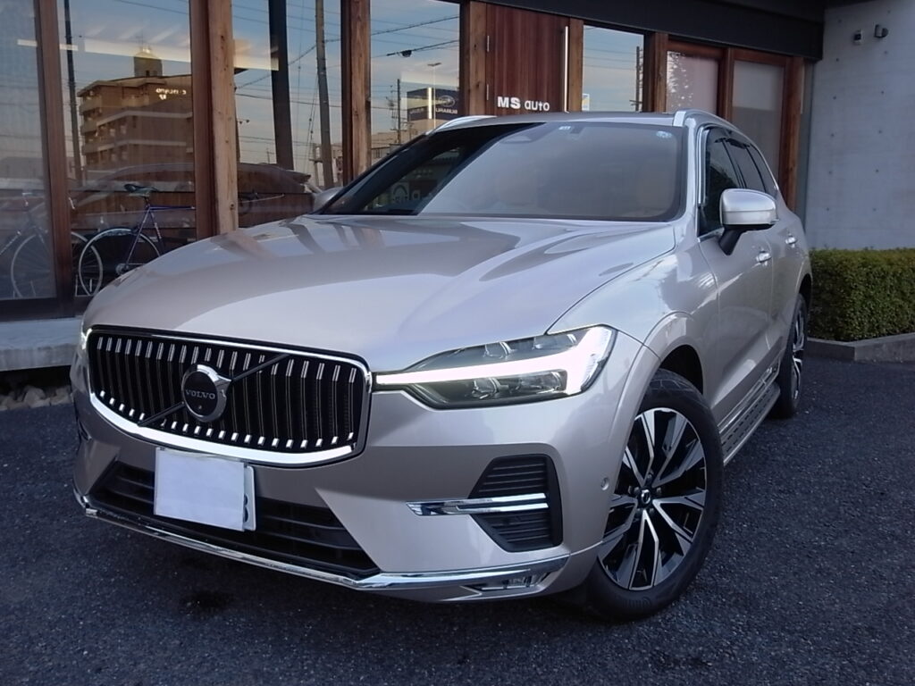 ボルボXC60 アルティメット B5AWD